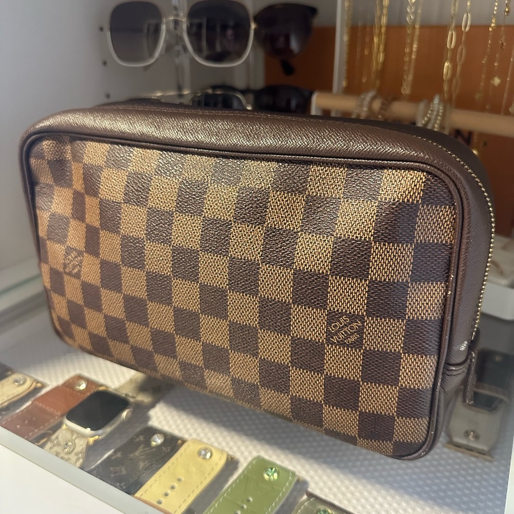 Louis Vuitton Damier Ebene Makeup Bag